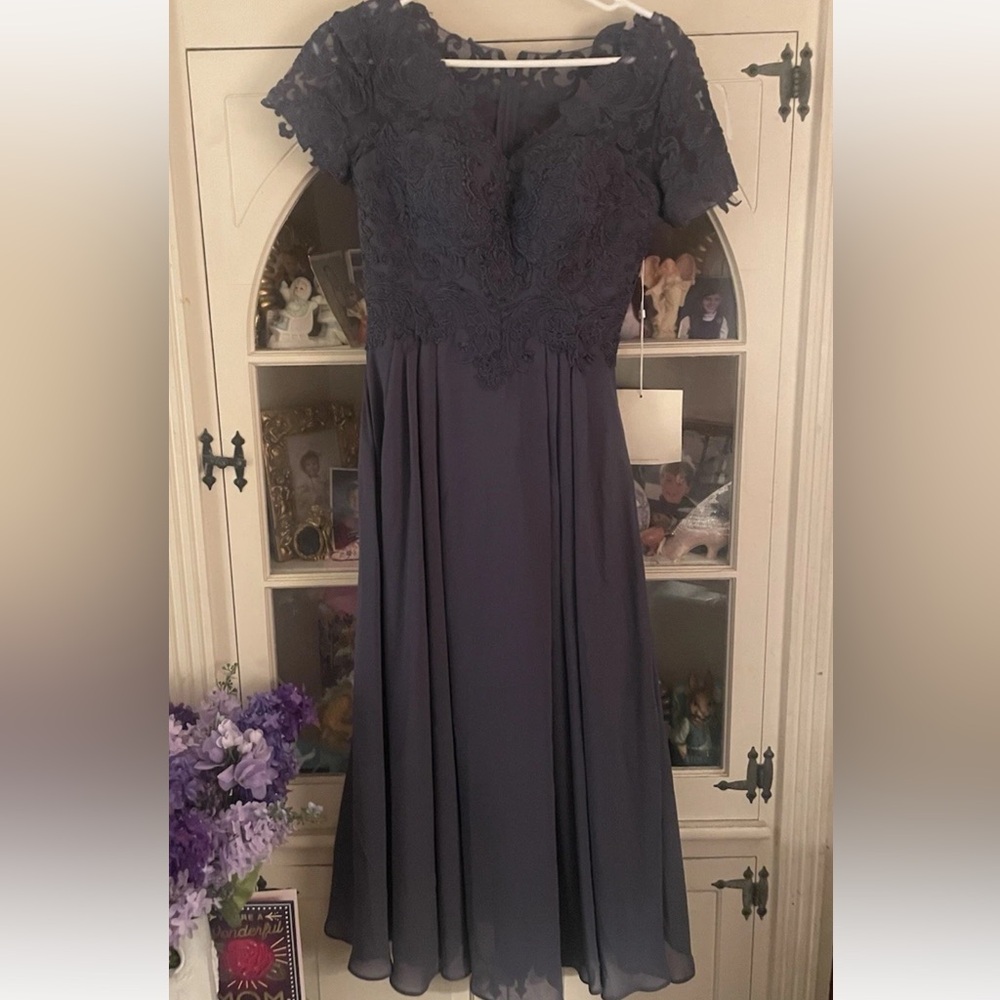 Elegant /Gray V-Neck Flutter Sleeve Wedding Attire Gown 2NWT
